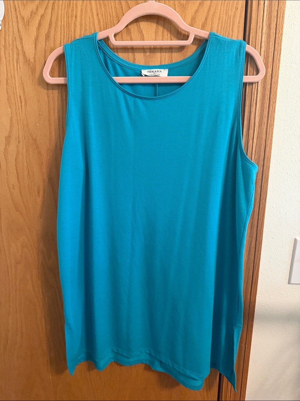 🫶🏼3 for $12!!🫶🏼Zenana Outfitters Bright Blue Sleeveless Tank
